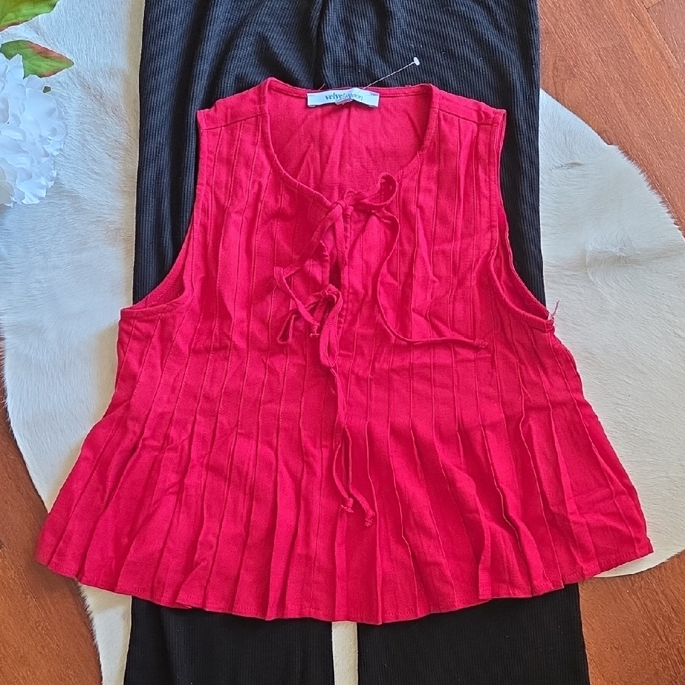 NWT Red Sleeveless Tie-Front Top S